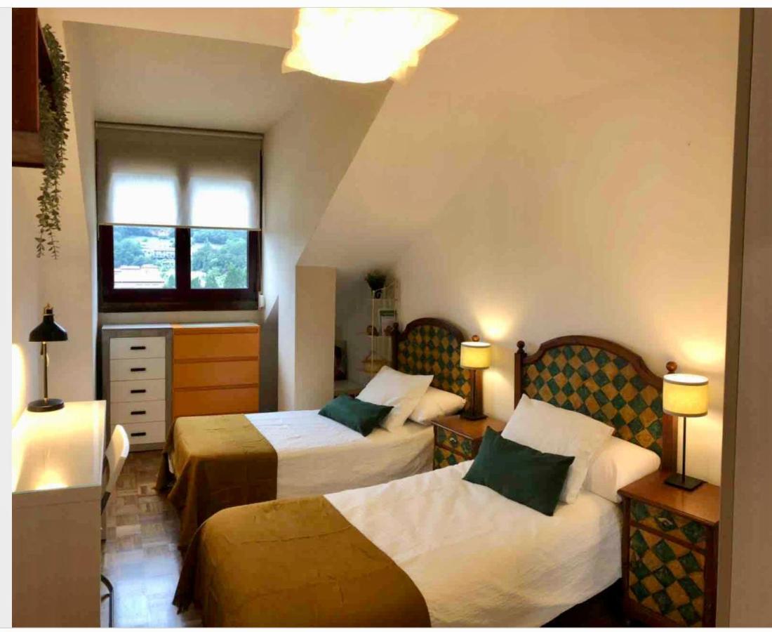 Appartamento Apartamento Centro Onís Esterno foto